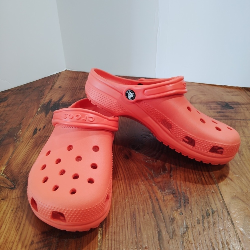 Crocs Classic Clog Unisex Slip-On Ultra-Light Water Sandals Sz Men's 6 & Wom 8